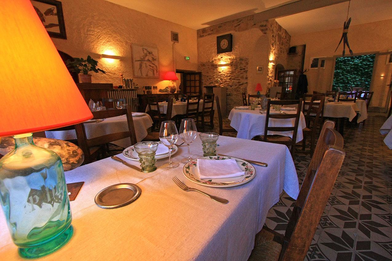 Hotel Restaurant D'Alibert Caunes-Minervois Bagian luar foto