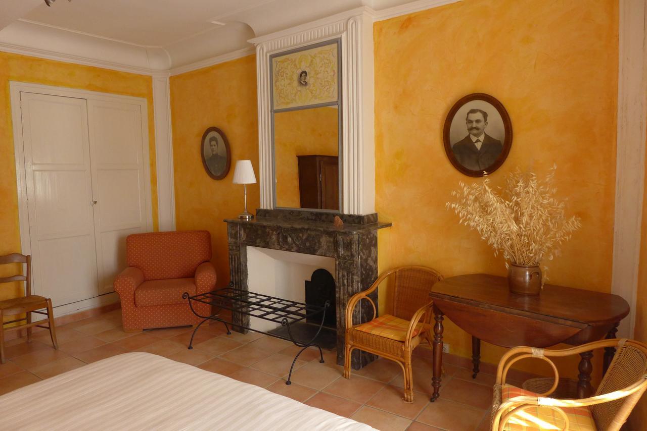 Hotel Restaurant D'Alibert Caunes-Minervois Bagian luar foto